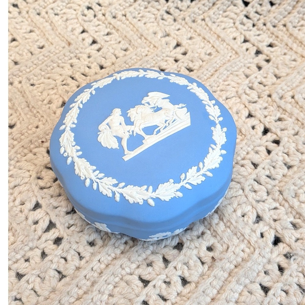 Wedgwood Blue Jasperware Scalloped Trinket Box Neoclassical Chariot England